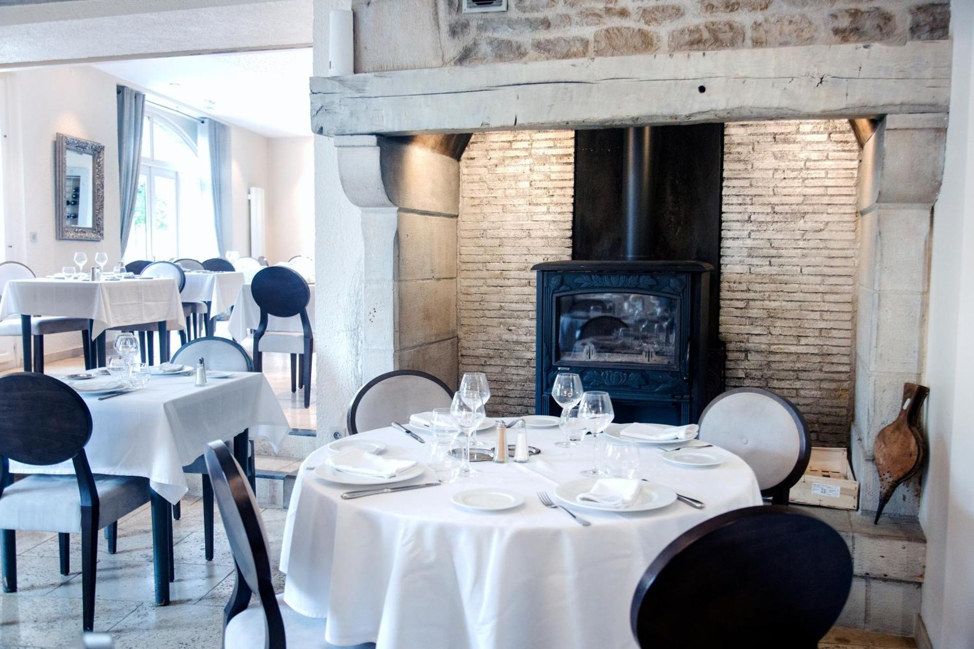 Le Victor Hugo - Hotel Et Restaurant - Logis Hotels Saint-Céré Exteriér fotografie